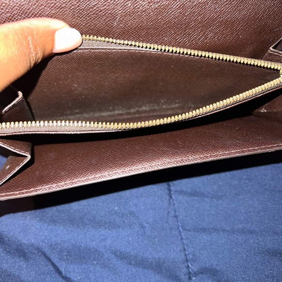 Authentic Vintage Wallet - Picture 7 of 10